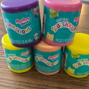 5 Squishmallows Mystery Squad Mini Containers - Purple, Pink, Yellow, Peach